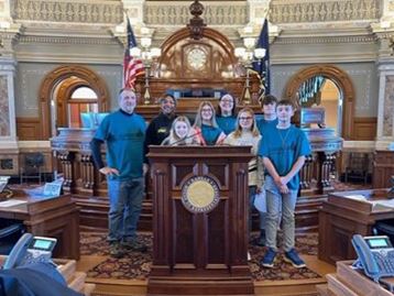 Reno Valley Middle School RESIST Chapter visits capitol with Health Dept.'s Tonya Culp - News Image